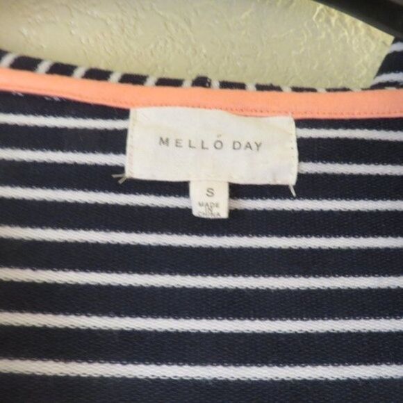 MelloDay striped hoodie blue white sweatshirt pullover long sleeves size Small - Picture 5 of 8